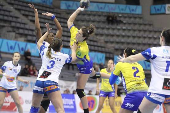 El Rocasa logra un meritorio empate en Granollers (26-26), pero cede el liderato al Bera Bera (Foto TA)